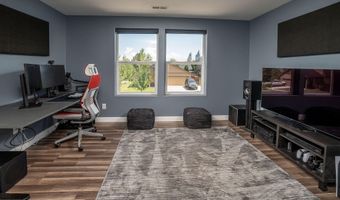 1049 SE 6th St, Bend, OR 97702