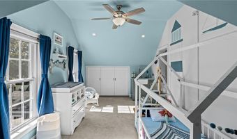 50 Charles St, Bristol, RI 02809