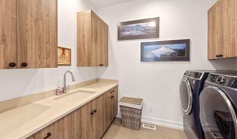 3076 NW Blodgett Way, Bend, OR 97703