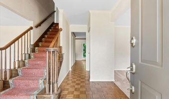 14 Cambridge Circle Ct, Ballwin, MO 63011