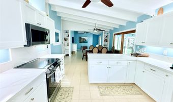 827 Kalalea St, Honolulu, HI 96825