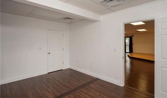 413 High St, Bristol, RI 02809