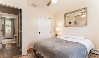 42 Seminole Trl, Cranston, RI 02921