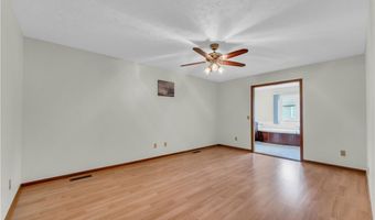 120 Ambleside Way, Amherst, OH 44001