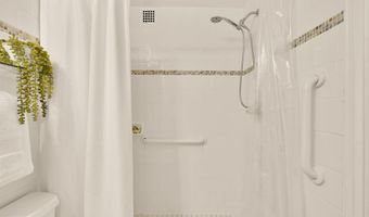 5301 WESTBARD Cir 210, Bethesda, MD 20816