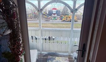 213 Railroad Ave, Alderson, WV 24910