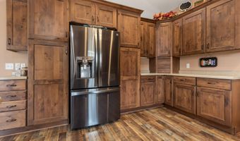 1415 Nicklaus Dr, Aberdeen, SD 57401