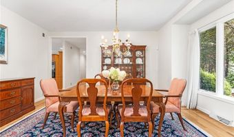 60 Pheasant Dr, East Greenwich, RI 02818