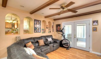 2 CLARK Dr, Barrington, NJ 08007