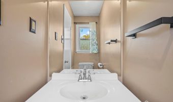 1 Dogwood Ct, Sayreville, NJ 08872