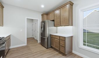 2002 Bogey Ct, Auburn, IN 46706