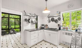 535 Forest Glen St, Ames, IA 50014