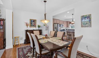 29 Mulberry Dr, Albany, NY 12205