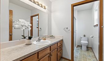 20794 WALNUT St NE, Aurora, OR 97002