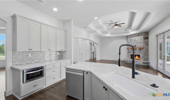 731 County Road 356, Adkins, TX 78101