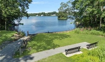 75 Markwood Dr, Barrington, RI 02806