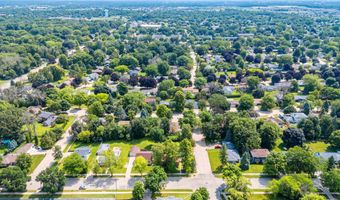 2207 S GREENVIEW St, Appleton, WI 54915