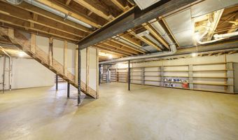 825 Brookside Dr, Ann Arbor, MI 48105