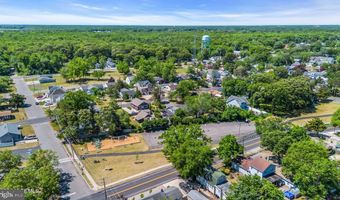375 E BARNEGAT Ave, Bayville, NJ 08721
