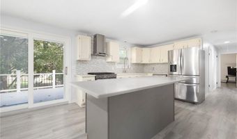 15 Laforge Dr, Coventry, RI 02816