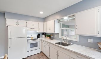 519 Bay Blvd, Bayville, NJ 08721