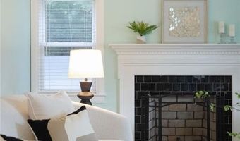 14 E 54th St, Savannah, GA 31405