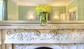 24 Old Beach Rd, Newport, RI 02840