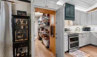 1002 NW 9th St, Bentonville, AR 72712