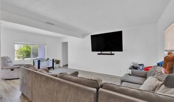 11806 Chamberlaine, Adelanto, CA 92301
