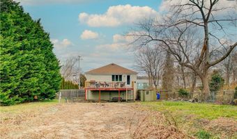 132 Maple Ave, Middletown, RI 02842