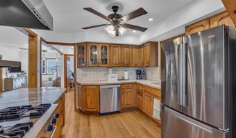 854 Main St, Belford, NJ 07718