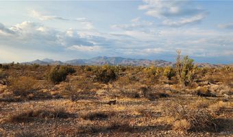 2204 S Six Shooter Rd, Yucca, AZ 86438
