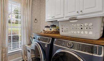 379 Shallowford Dr, Boiling Springs, SC 29316