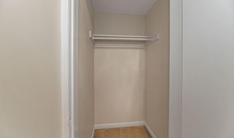 1817 N QUEENS Ln 2-161, Arlington, VA 22201