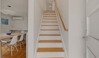 59 Houston Ave, Newport, RI 02840
