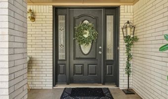 8008 NW 27th St, Bethany, OK 73008