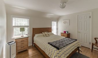 24 Huxley Dr, Amherst, NY 14226