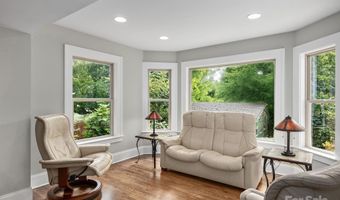 135 Westwood Pl, Asheville, NC 28806