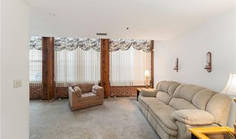 2 School St 133, Lincoln, RI 02802