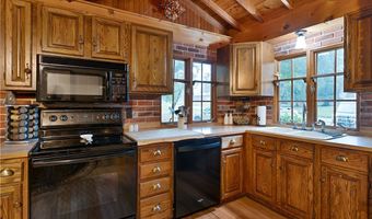 6370 Fairview Rd, Austintown, OH 44515