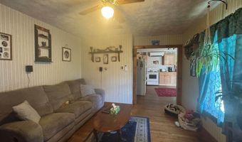 121 Main Rd, Abbot, ME 04406