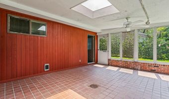 8 Greenwood Pl, Middletown, NJ 07748