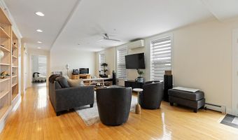 24 Pleasant St, Bangor, ME 04401
