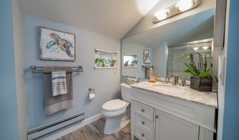 22 Harbour Vlg A, Branford, CT 06405