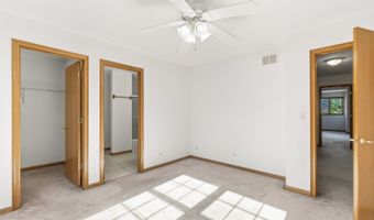 546 N 4th Ave, Addison, IL 60101