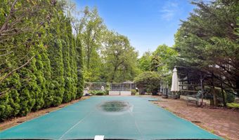 249 Cherry Ln, Airmont, NY 10901