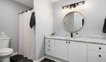 2 School St 108, Lincoln, RI 02802