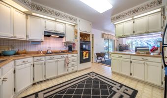 16433 China Gulch Dr, Anderson, CA 96007