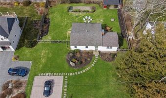 13 Starboard Ave, Jamestown, RI 02835