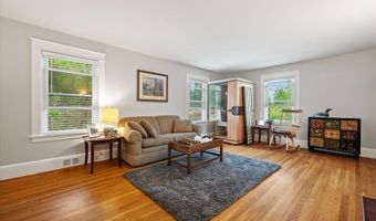 118 Poplar St, Bangor, ME 04401